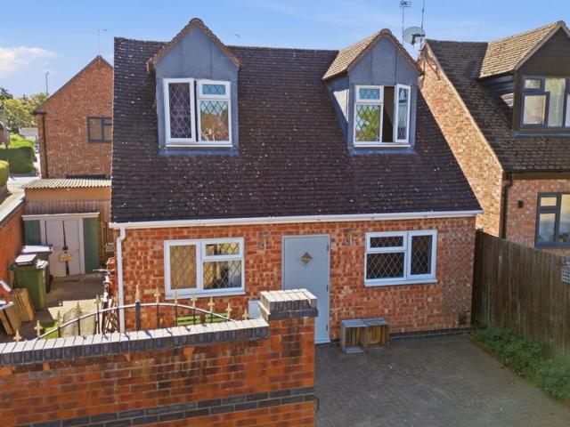 House for sale in Green Close, Warwickshire