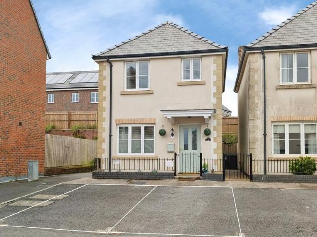 House for sale in Coedffranc, Llandarcy