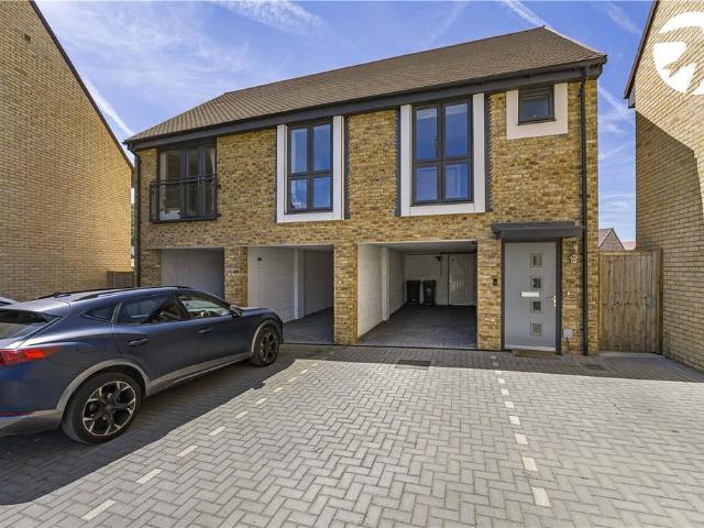 House for sale in Castle Hill, Monks Orchard