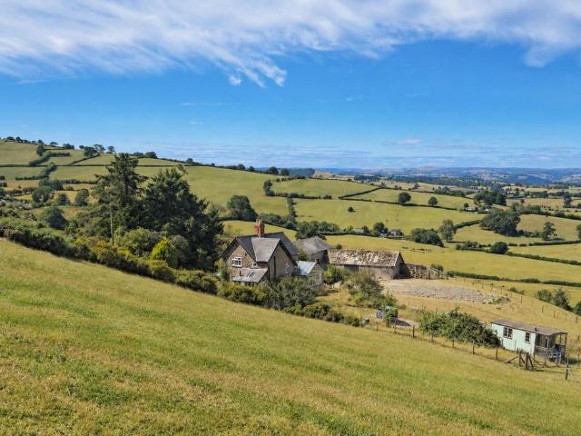 House for sale in Llancowrid, Sarn