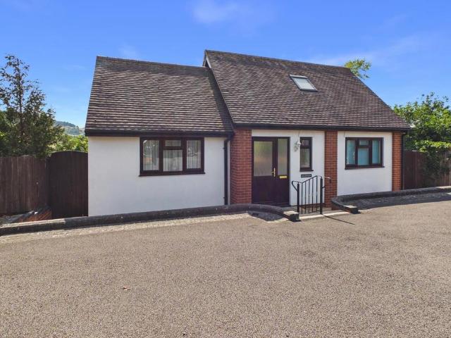 House for sale in Witcombe, Pamington