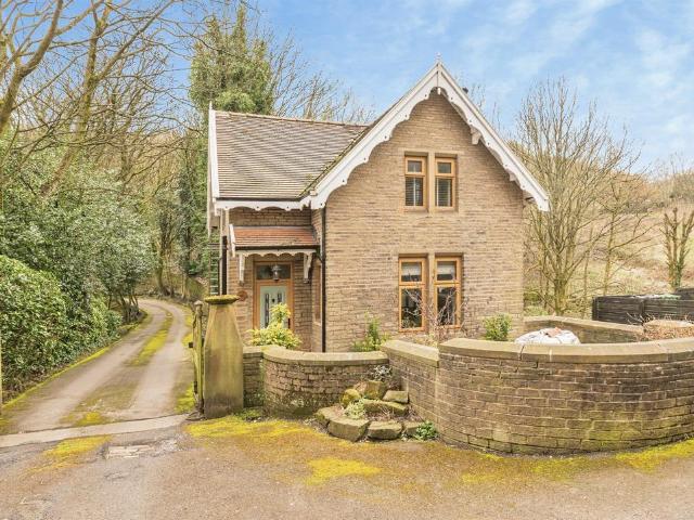 House for sale in Wellhouse, Golcar