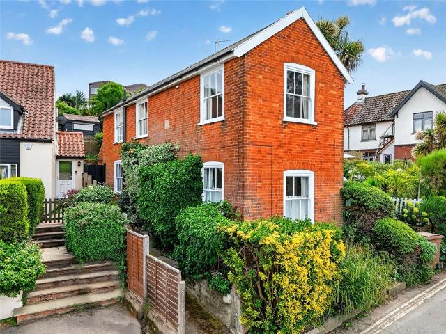 House for sale in Chelmondiston