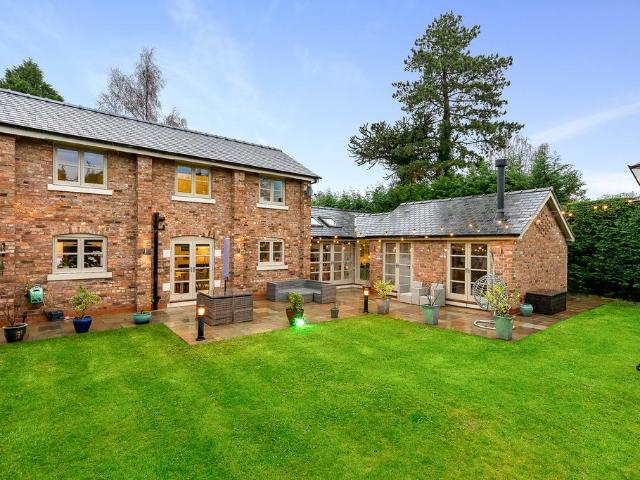 House for sale in Knutsford