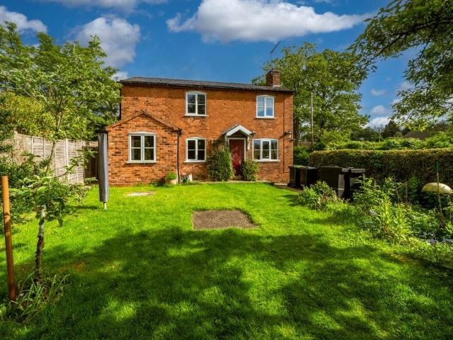 House for sale in Bromsgrove, Worcestershire