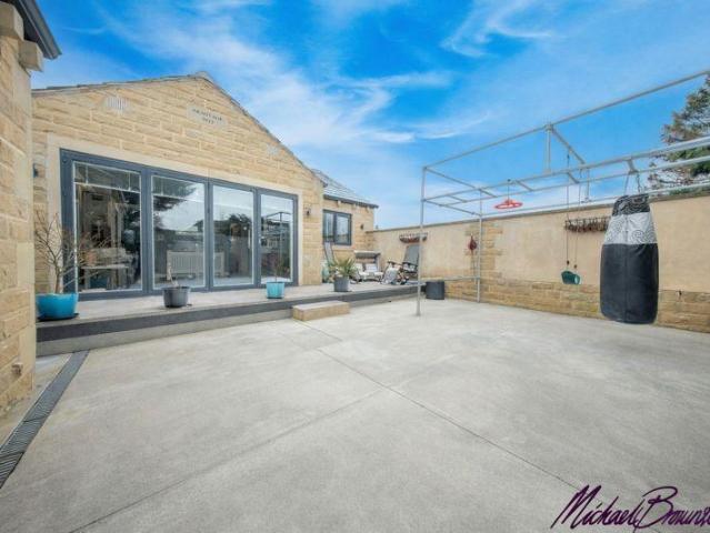 House for sale in Slack Side, West Yorkshire