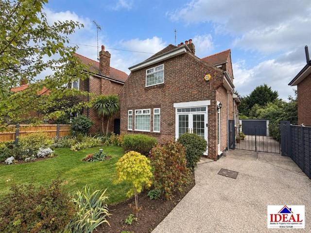 House for sale in Adwick le Street, Doncaster