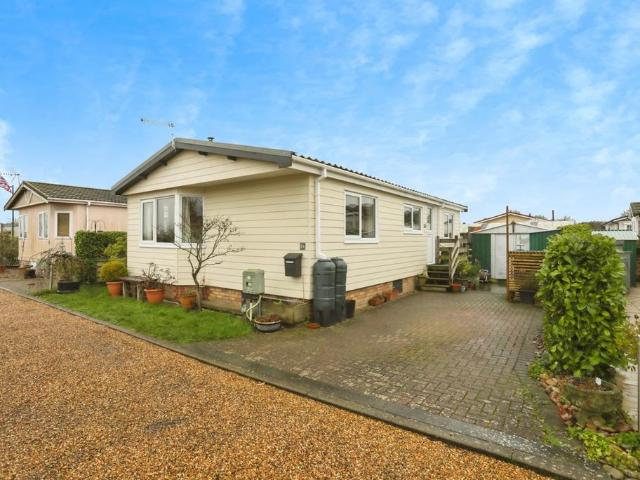 Park Home for sale in Wetheringsett-cum-Brockford, Bedingfield