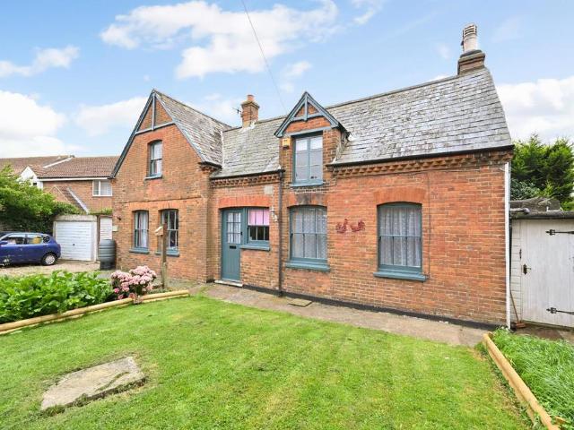 House for sale in Bohemia, Guestling Green