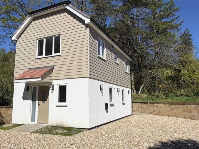 House for sale in Fole, Surrey