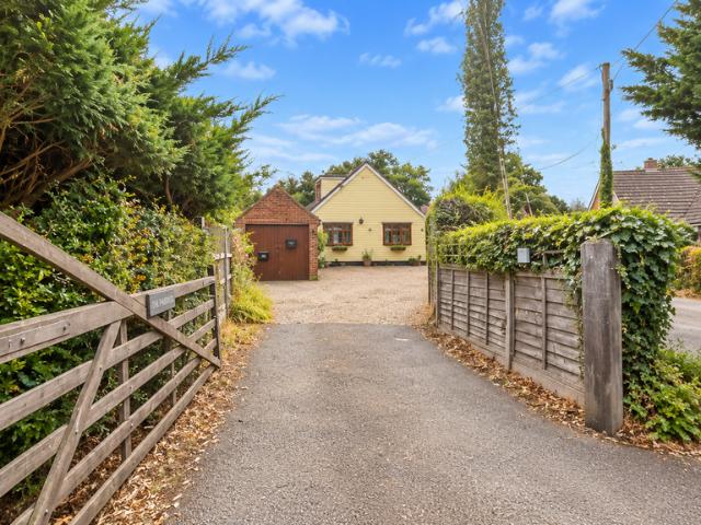 House for sale in Chipping Hill, Essex