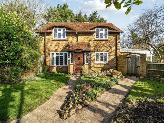 House for sale in Chearsley, Buckinghamshire