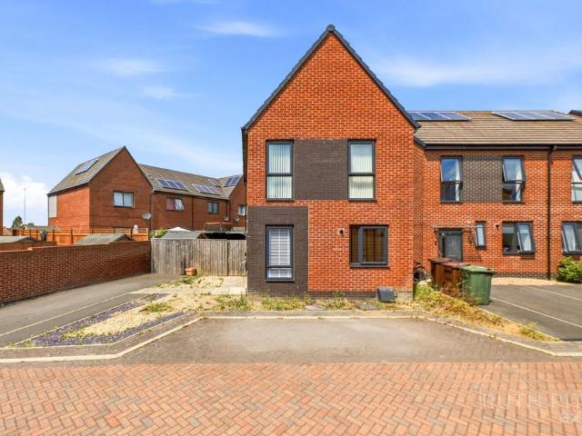 House for sale in South Elmsall, West Yorkshire