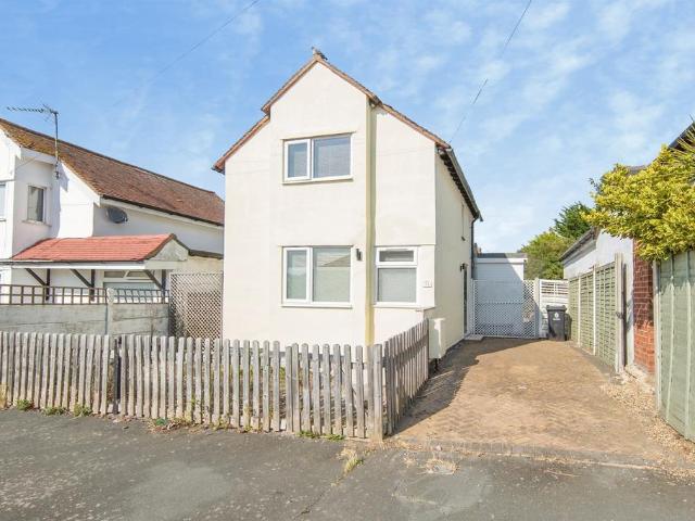 House for sale in Holland-on-Sea, Dale Hill