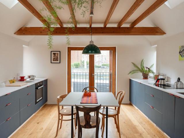 House for sale in Shacklewell, Greater London