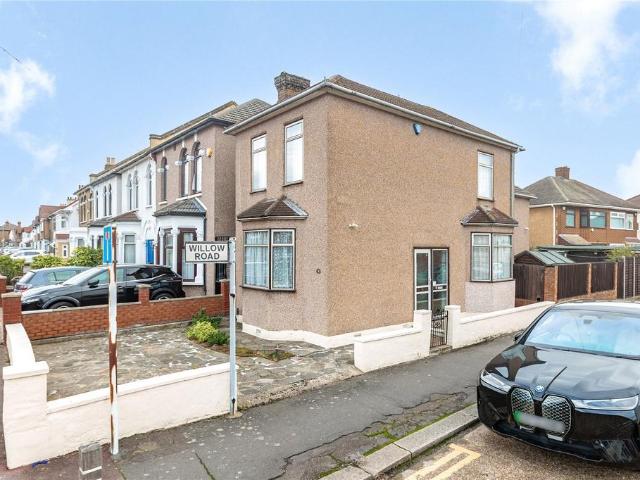 House for sale in Romford, Havering