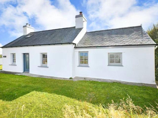 House for sale in Bryncroes, Wales