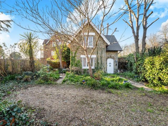 House for sale in Knowle Green, Lower Halliford