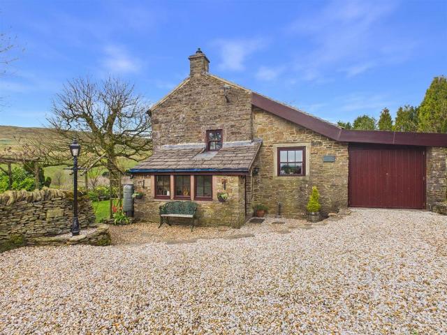 House for sale in Charlesworth, East Midlands