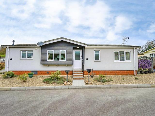 House for sale in Caddington, Bedfordshire