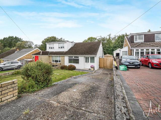 House for sale in Cimla, Neath