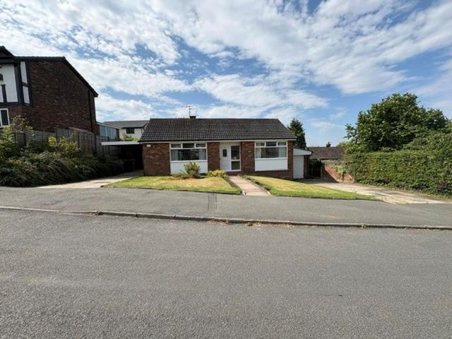 House for sale in Bradshaw, Lee Bank
