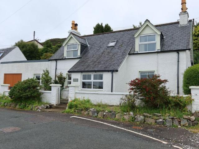 House for sale in Kyleakin, Scotland