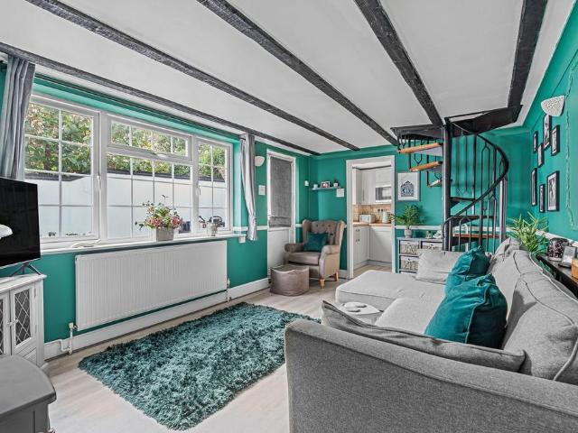 House for sale in Lower Halliford, Surrey