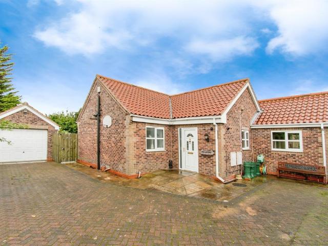Bungalow for sale in Glasshoughton, Castleford