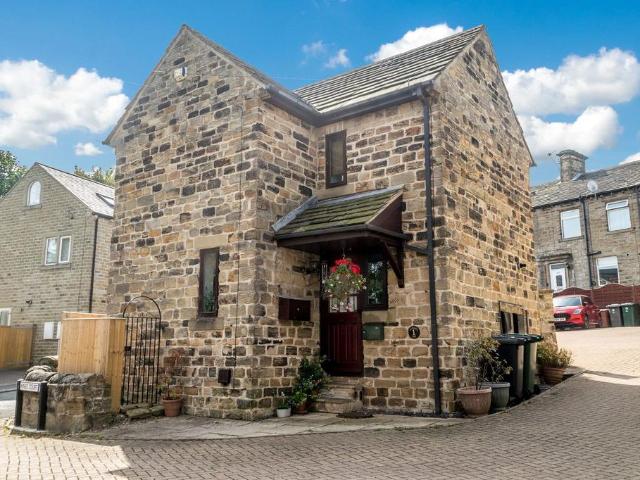 House for sale in Skelmanthorpe, West Yorkshire