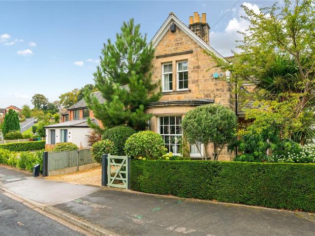 House for sale in Oakwood, Leeds