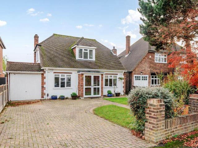 House for sale in Lower Halliford, Surrey