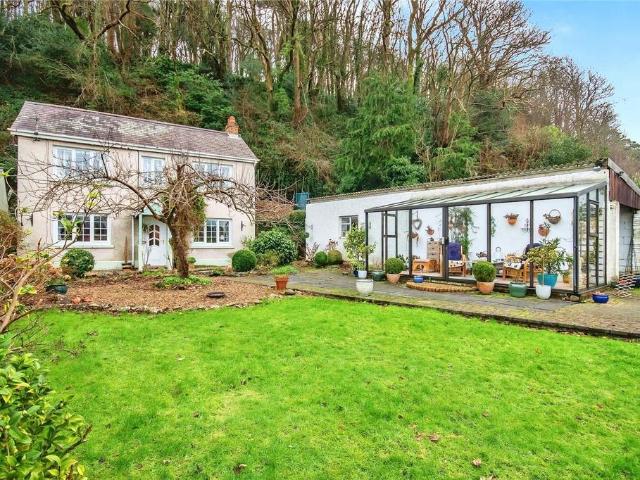 House for sale in Ferryside, Wales