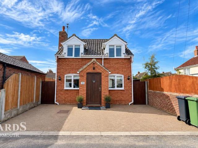 House for sale in Caister-on-Sea, Great Yarmouth