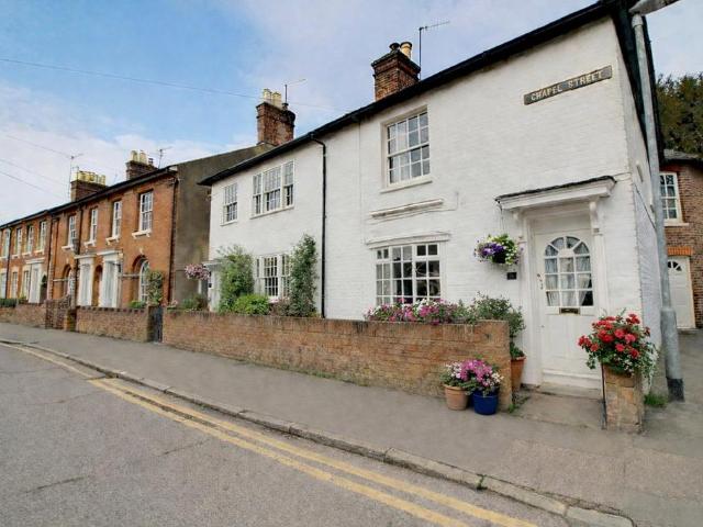 House for sale in Ashlyns Estate, Pouchen End