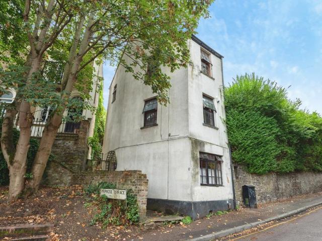 House for sale in Gravesend, Gravesham