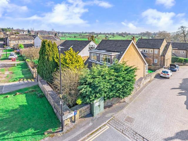 House for sale in Shaw Lane, Guiseley