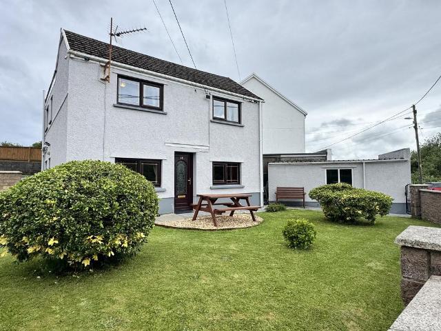House for sale in Brynaman Isaf, Gwaun-cae-gurwen