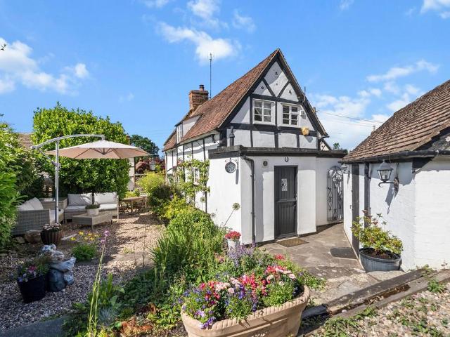 House for sale in Crookhill, Worcestershire