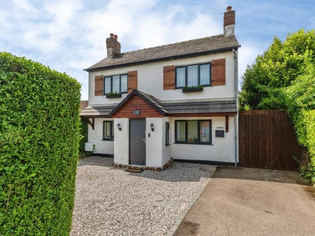 House for sale in Heath Hayes and Wimblebury, Chadsmoor