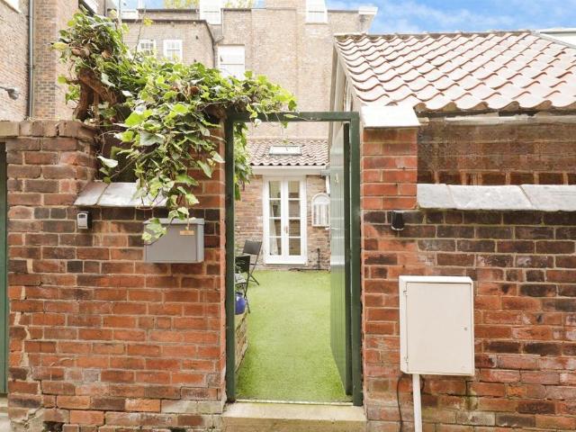 House for sale in The Groves, High Field