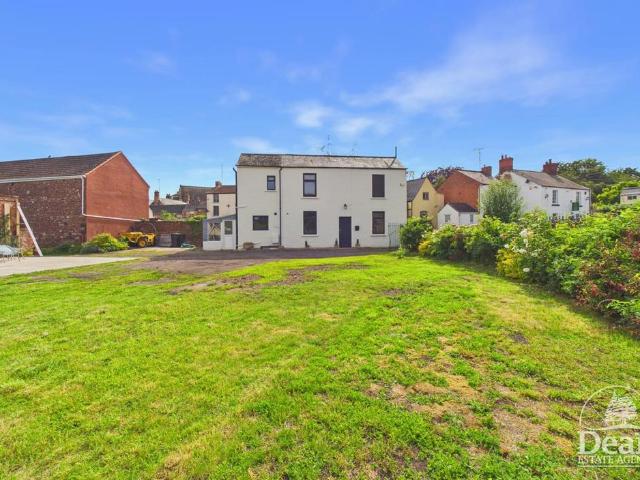 House for sale in Bromsberrow Heath, Gloucestershire