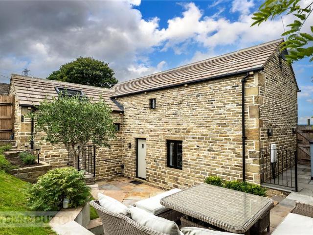 House for sale in Fixby, West Yorkshire