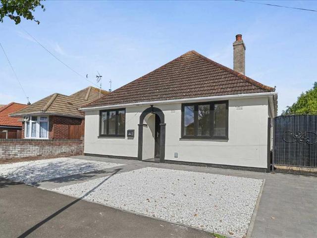 House for sale in Holland-on-Sea, Dale Hill