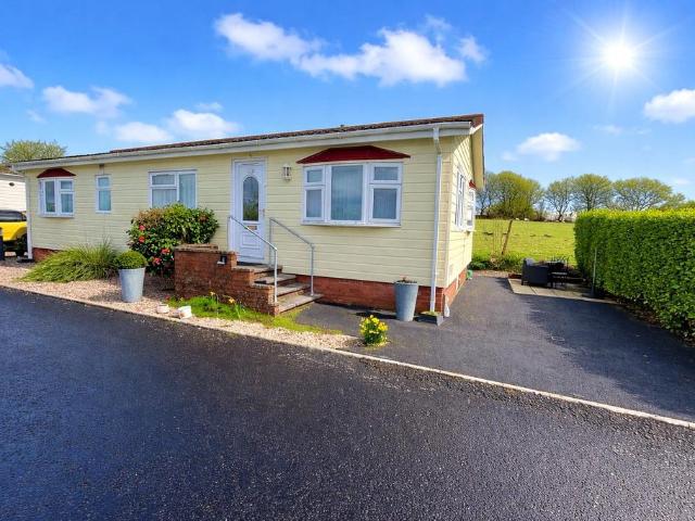 House for sale in Kilgetty, Wales