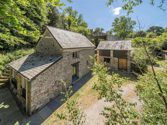 House for sale in Weir Quay, Devon