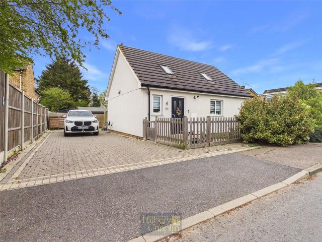 House for sale in Laindon, Essex