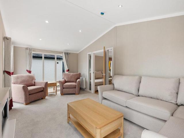 Park Home for sale in Dale Hill, Essex