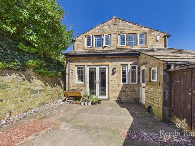 House for sale in Cleckheaton, West Yorkshire