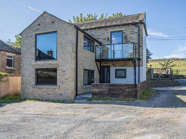 House for sale in Halifax, Calderdale